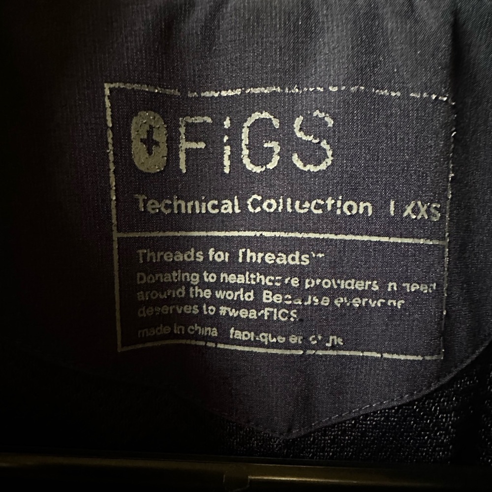 Figs Sydney scrub jacket
Navy - Picture 4 of 4